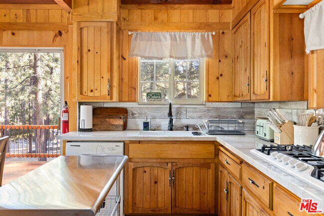 Building Photo - 959 Quail Rd