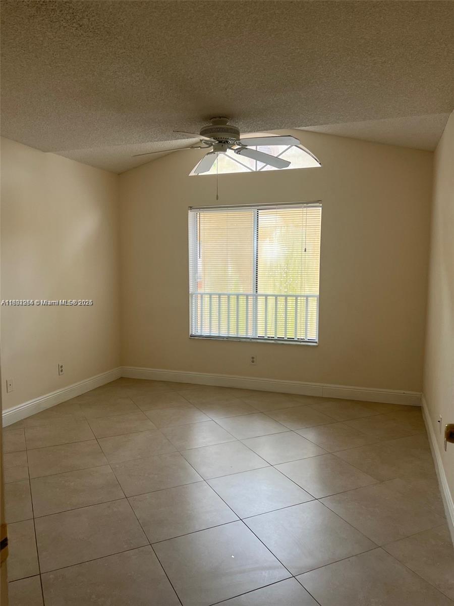 Building Photo - 937 Coral Club Dr