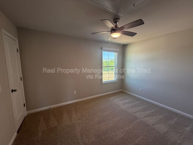 Building Photo - 5277 Ironwood Dr