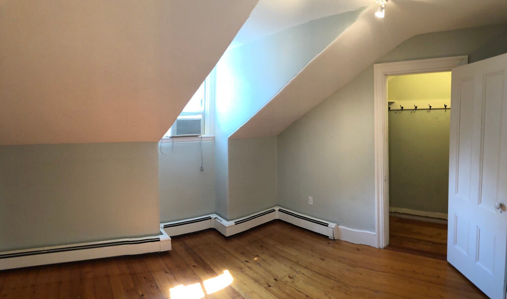 Building Photo - 35 Greenough Ave