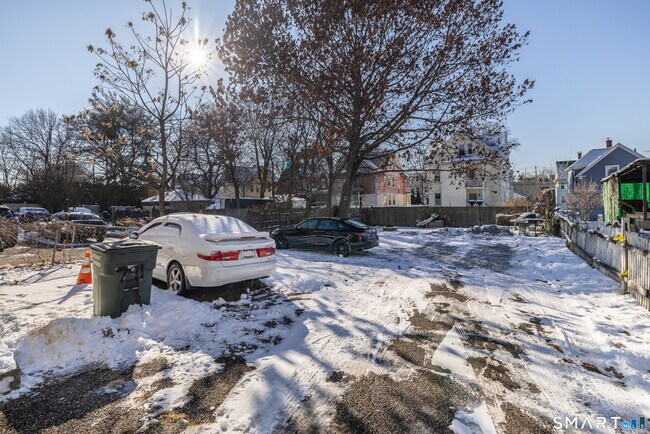 Building Photo - 795 Brewster St