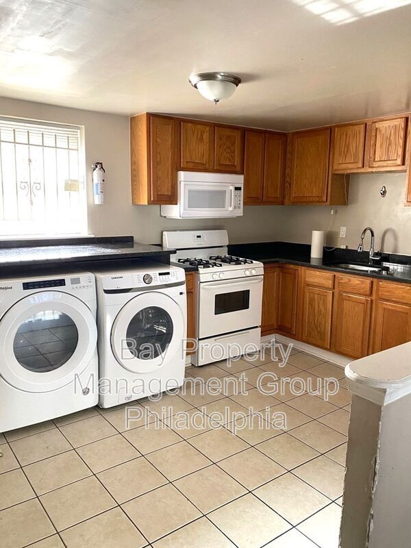 Building Photo - 12 E Jefferson St