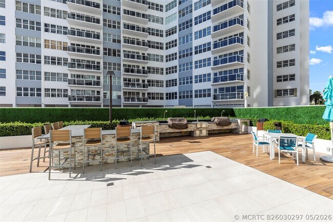 Building Photo - 3750 Galt Ocean Dr