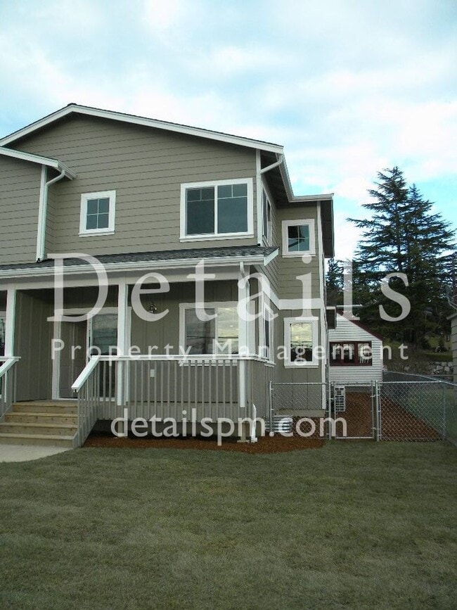 Building Photo - COMING SOON: Poulsbo 2 Bedroom with Water & Mountain Views!