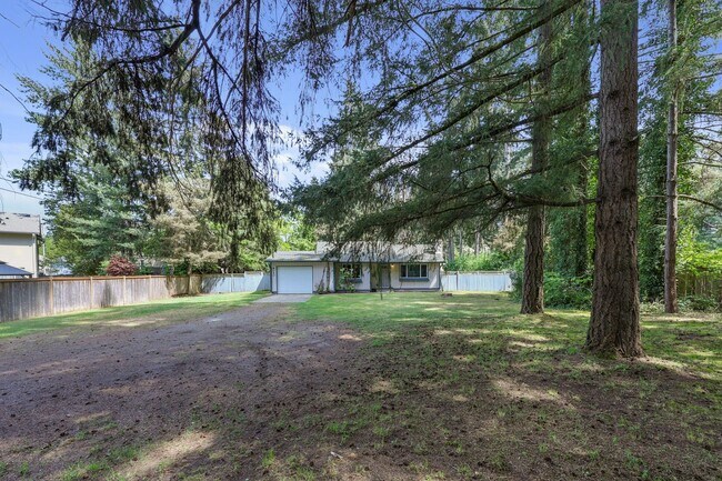 Building Photo - MOVE IN READY NOW!! 4 bed 1 bath on shy half acre! North Thurston School District