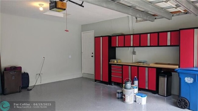 Building Photo - 685 Conservation Dr