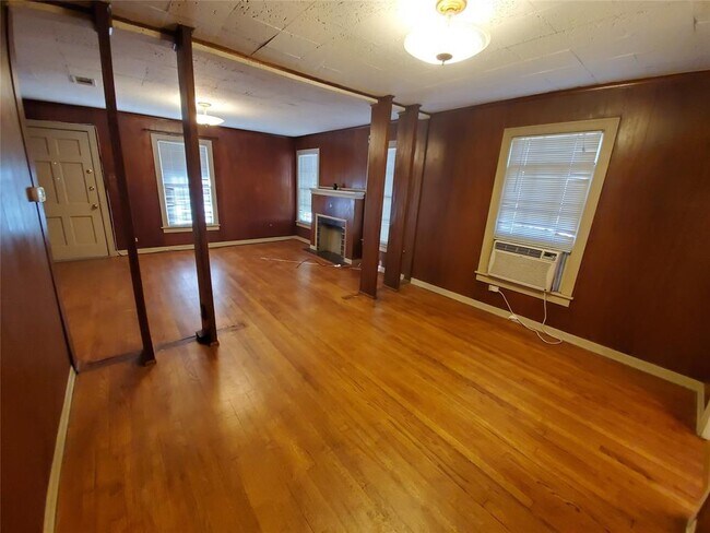 Building Photo - 4414 Capitol Ave