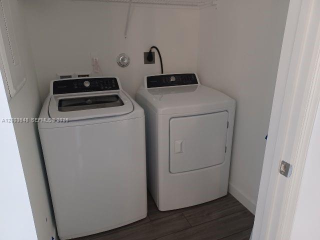 Building Photo - 5859 Shining Sea Ct