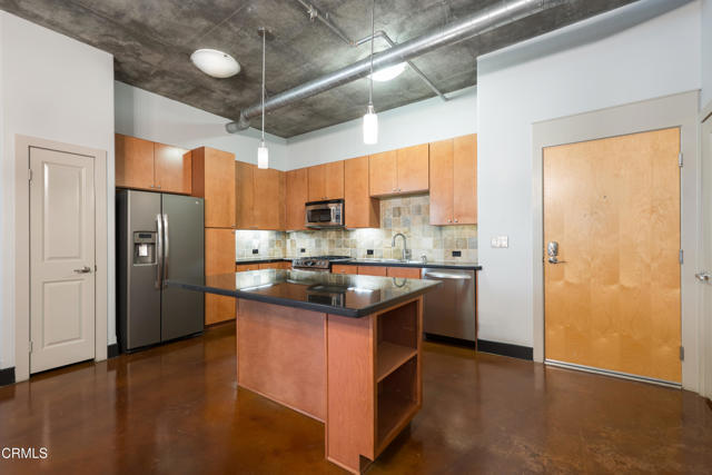 Building Photo - 840 E Green St