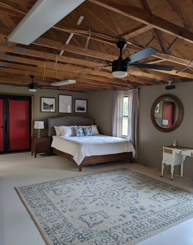 Building Photo - 6060 E Forest Trail Dr