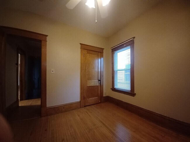Building Photo - Excellent 3 bedroom Single Family in St Paul!!