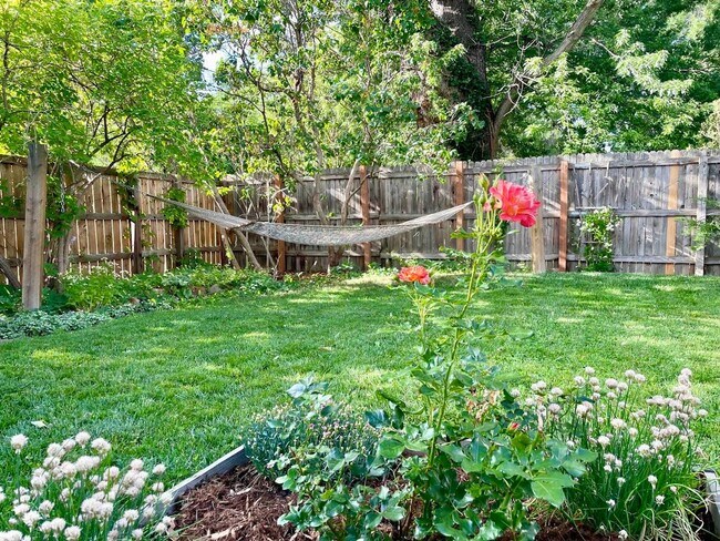 Building Photo - Charming Furnished Home in Downtown Boulder