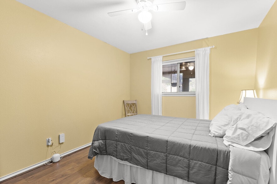 Building Photo - Room in House on Indian Mound Dr