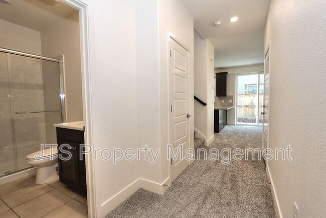 Building Photo - 3513 Birdland Ave