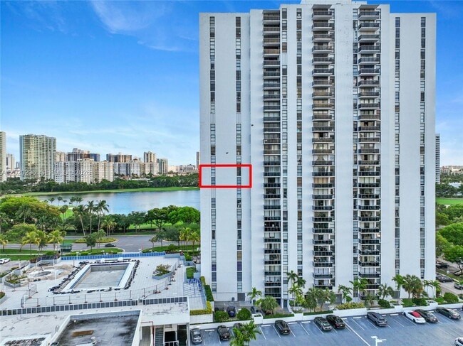 Building Photo - 3625 N Country Club Dr