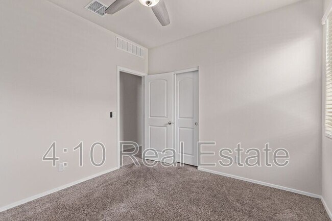 Building Photo - 2403 E Alida Trail