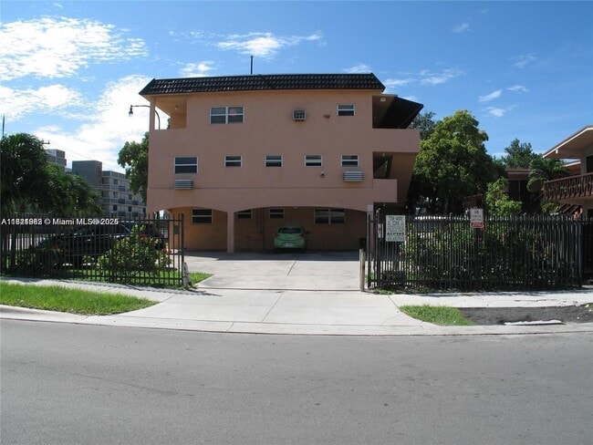 Primary Photo - 1590 NE 125th Terrace