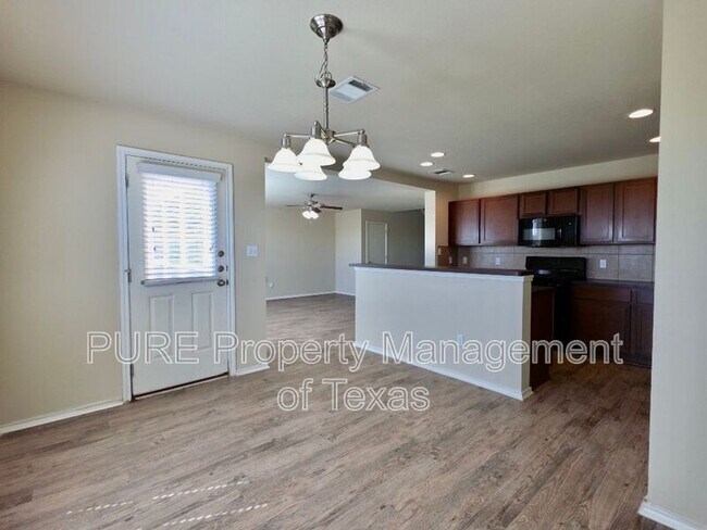 Building Photo - 809 Yabers Ct