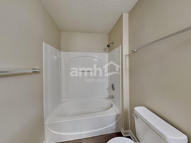 Building Photo - 11869 Hayden Lakes Cir