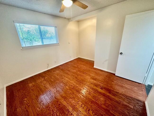 Building Photo - Spacious Newly Remodeled 4 Bedroom Orange ...