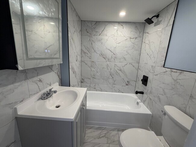 Building Photo - 14 Acorn Rd