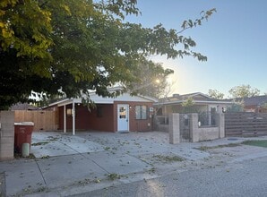 Building Photo - Remodeled 3 Br, 2 Ba, with major appliances