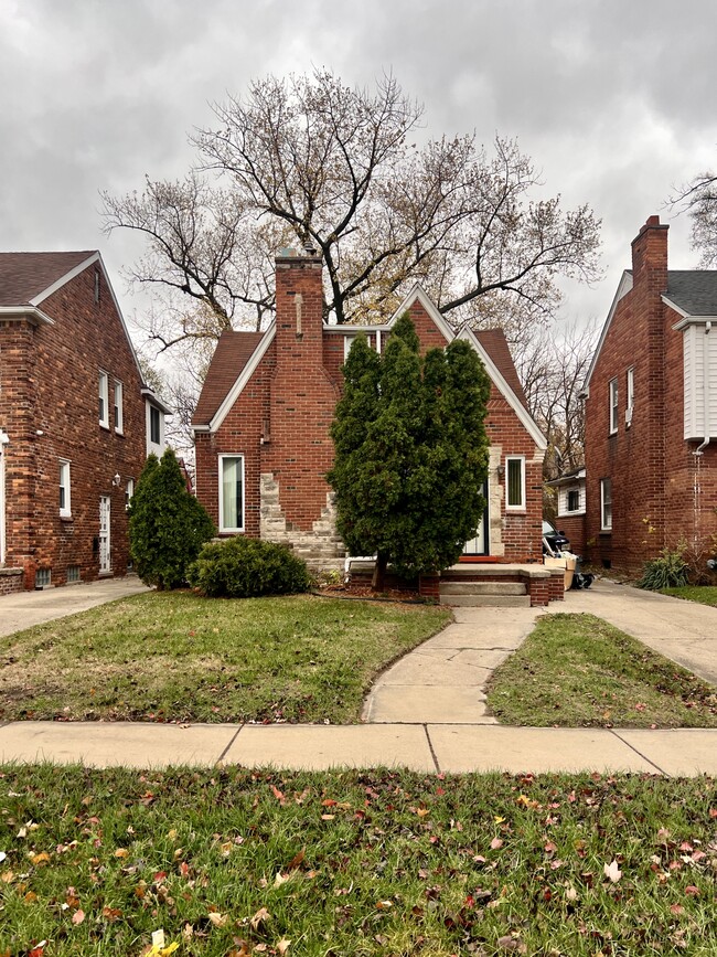 Building Photo - 19140 Greenlawn St