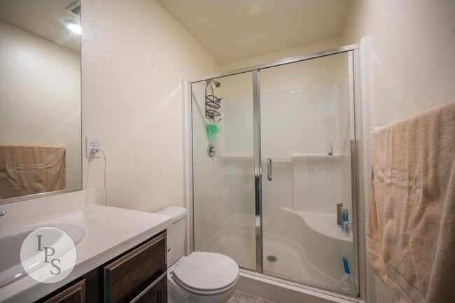 Building Photo - Sanger 2-Story Home, SOLAR!!!  4BR/2.5BA, ...