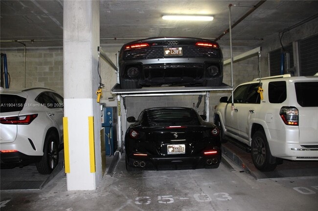 Building Photo - 801 S Miami Ave