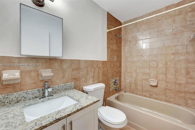 Building Photo - 1604 NE 151st St