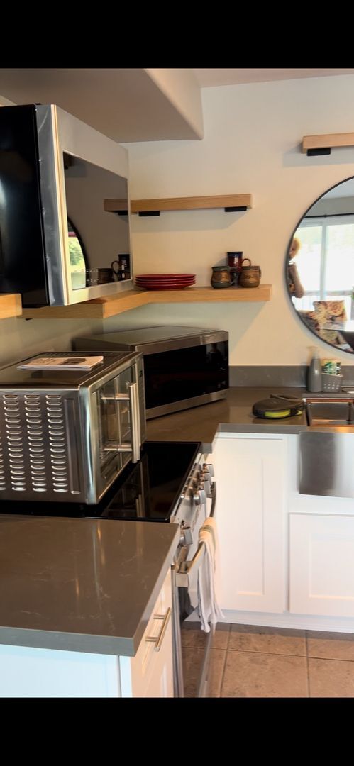 Building Photo - Studio Apartment , Fully Furnished  , Lake Access, No Washer and Dryer . Four Floors Down walk wa...