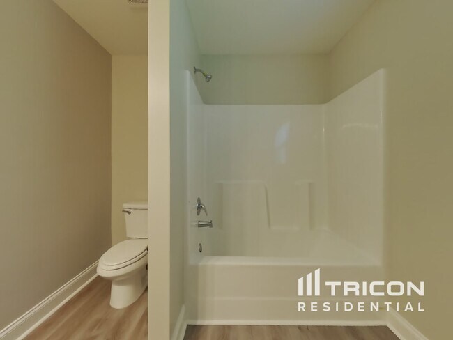 Building Photo - 8978 Western Pines Dr