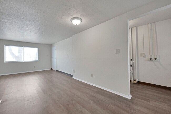 Building Photo - 2 Bedroom Affordable Housing Apartment