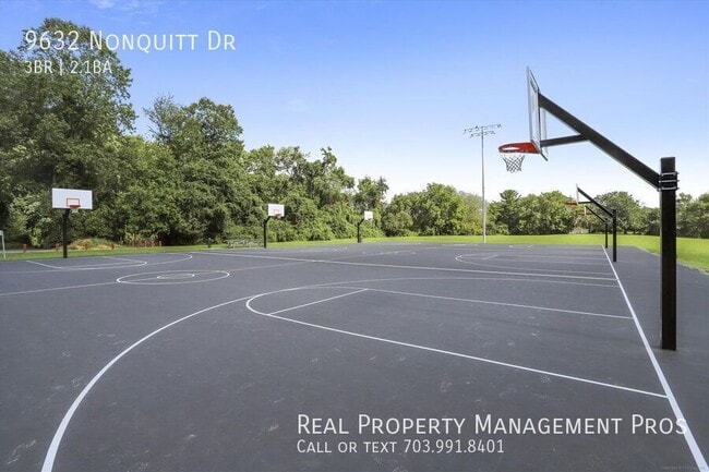 Building Photo - 9632 Nonquitt Dr