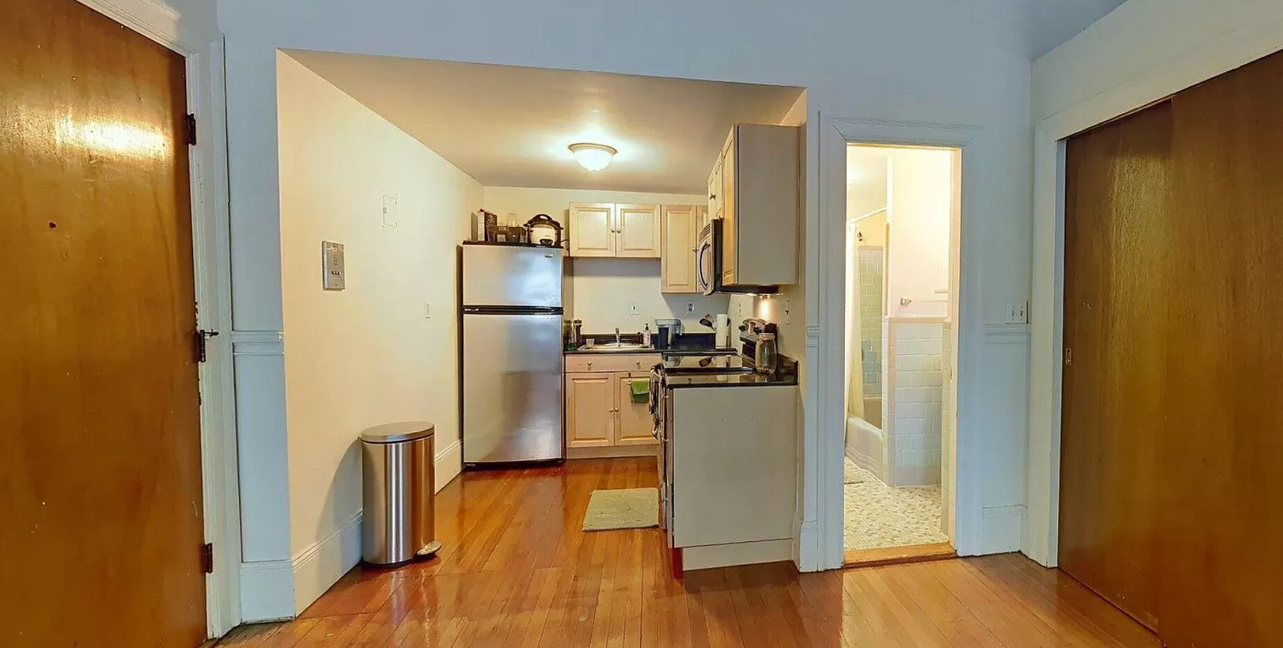 Building Photo - 1073 Beacon St
