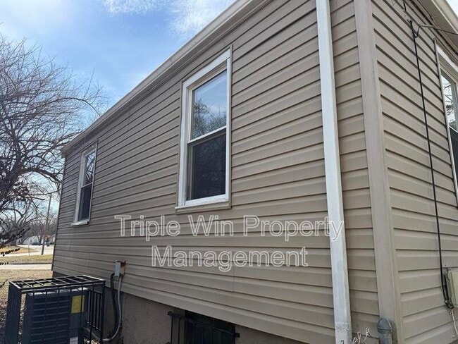 Building Photo - 8333 Whitewater Dr