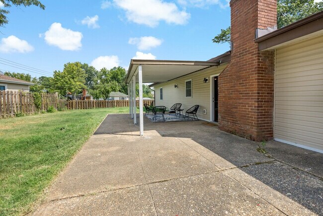 Building Photo - 6616 Buckskin St