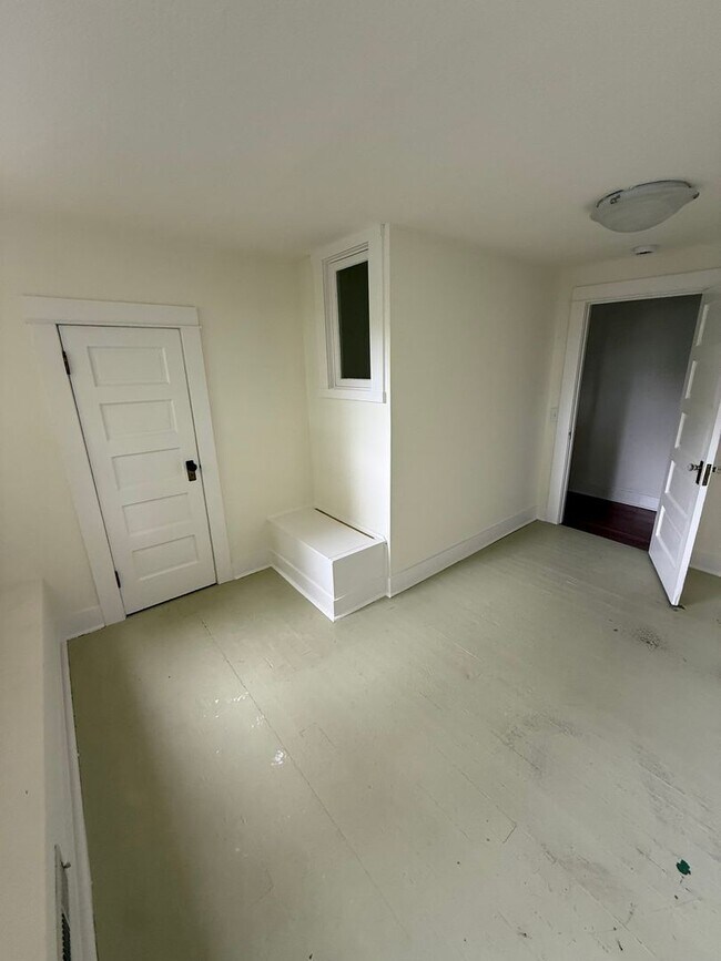 Building Photo - Charming Sellwood Gem in the Heart of SE P...