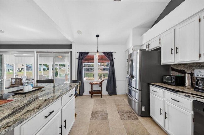 Building Photo - 411 Del Mar Dr