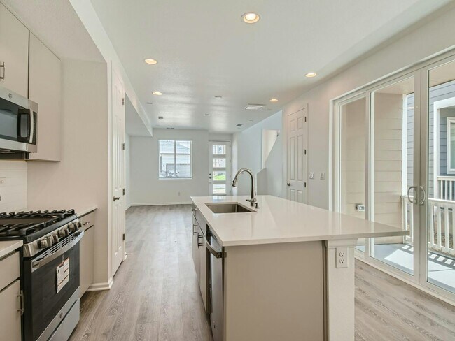 Building Photo - 9671 Truckee St