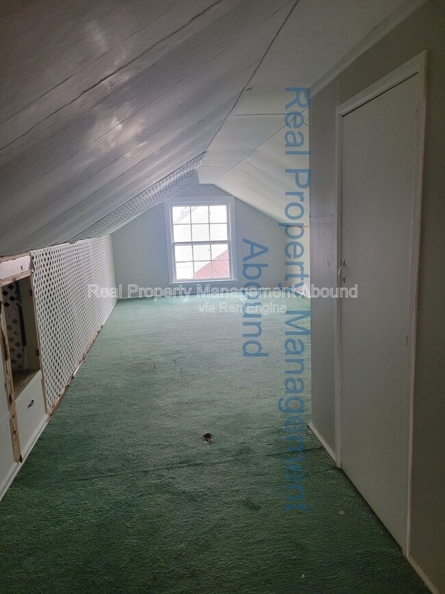 Building Photo - 1415 S New Haven Ave