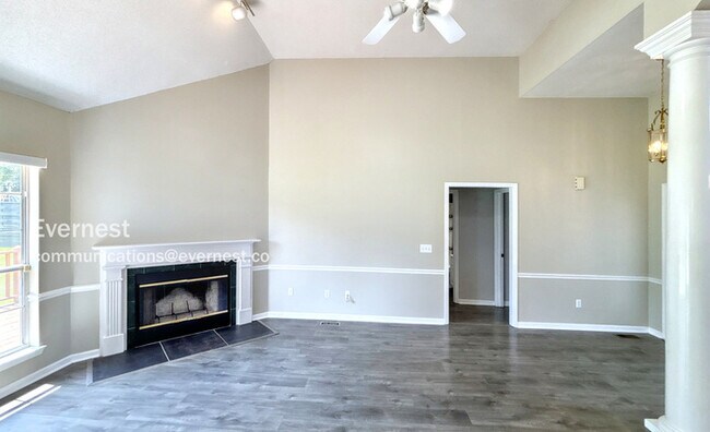 Building Photo - Spacious 3 Bedroom Home in Ooltewah / Deck...