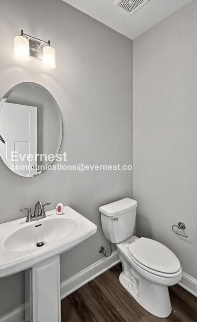 Building Photo - 5316 Roosevelt Rd