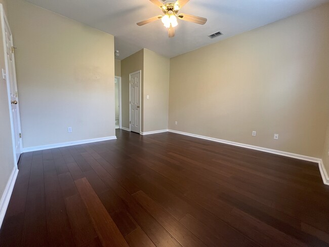 Building Photo - 1517 Applewood Way