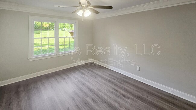 Building Photo - 494 Birney St NE