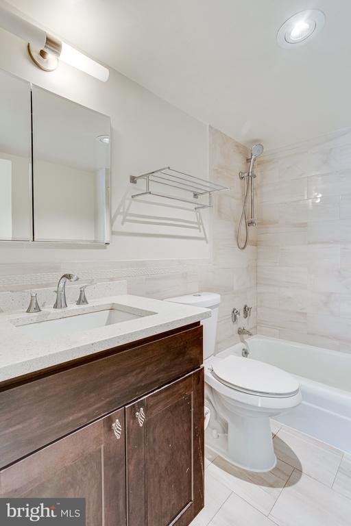 Building Photo - 1425 4th St SW