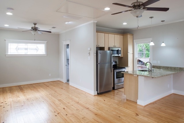 Building Photo - 1324 Rutland St