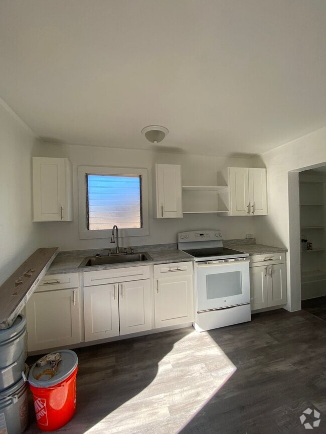 Building Photo - Duplex Single Level 1 Bedroom, 1 Bath