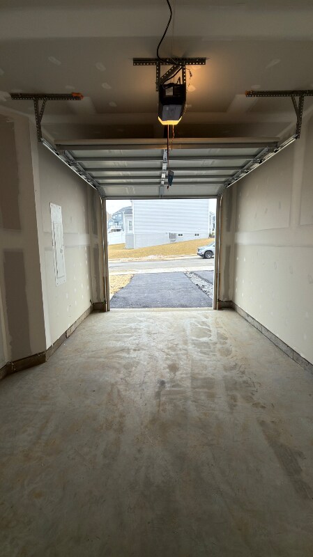 Building Photo - 624 Tracy Wy