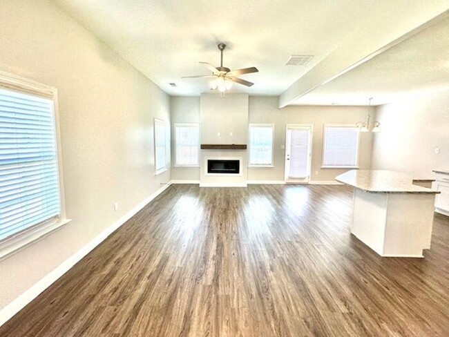 Building Photo - Brand New 4-bdroom 2.5 bath home in Olive ...